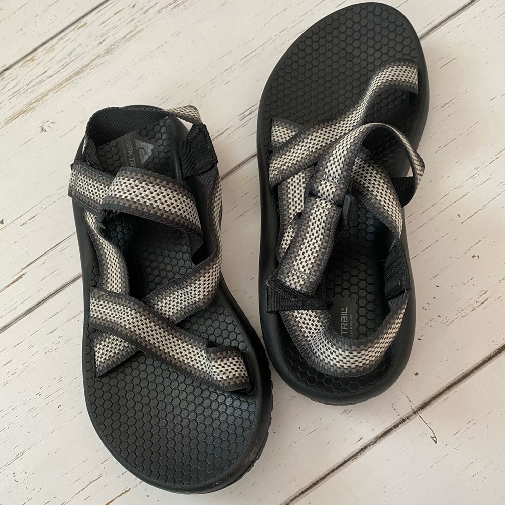 Women’s ozark trail sandals size 8 - Picture 5 of 5